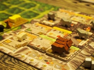 Caverna, le seul jeu où on construit une salle à manger pour mettre des vaches dedans